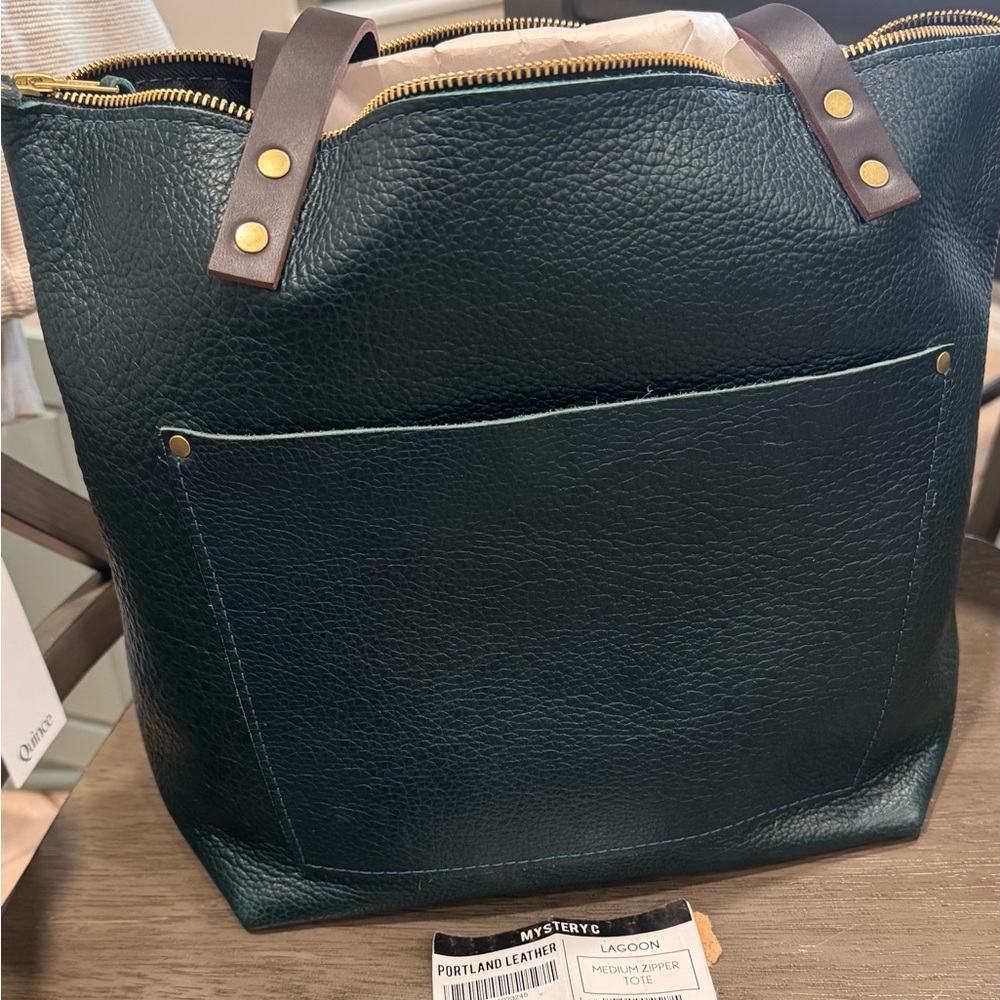 PLG Lagoon Medium Zipper Tote